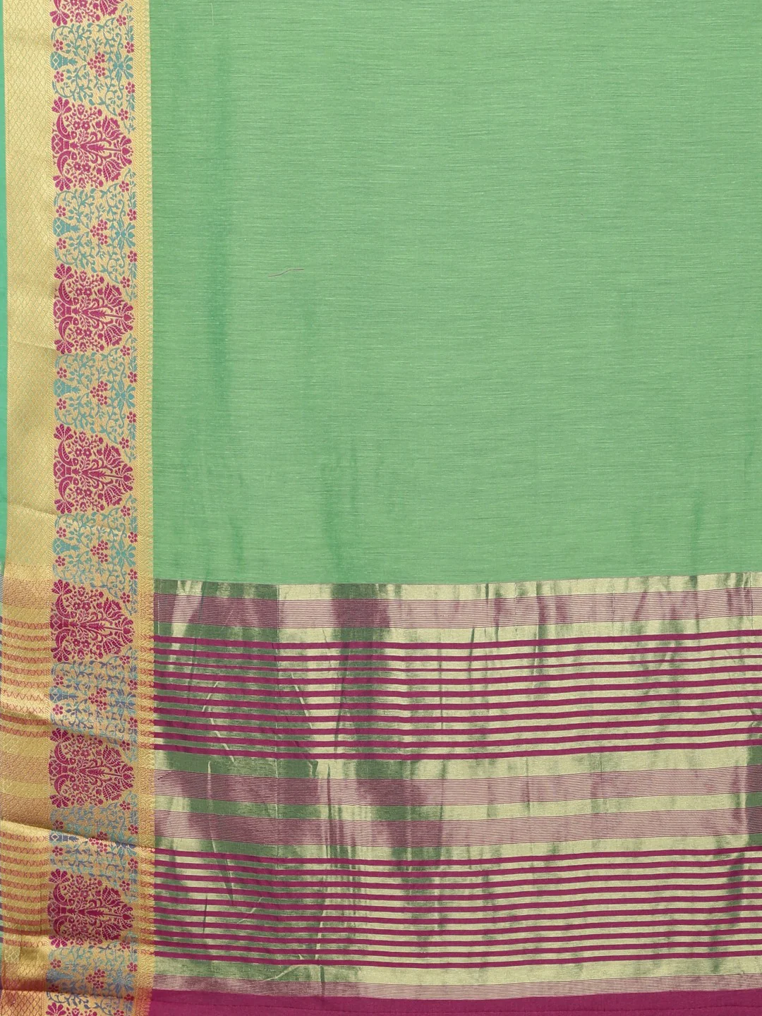 Neerus Green Textured Saree With Blouse - Image 4