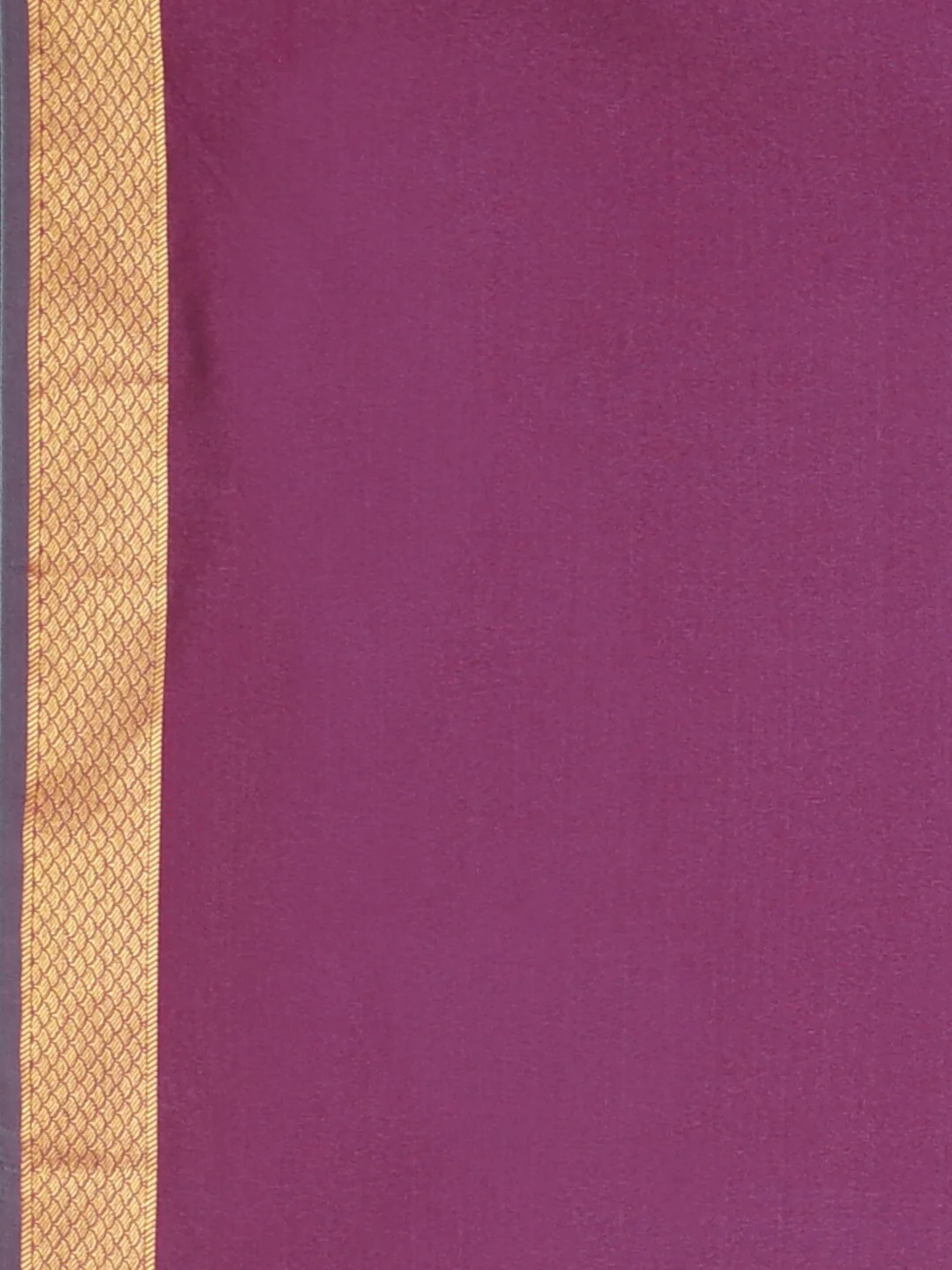 Neerus Green Textured Saree With Blouse - Image 6