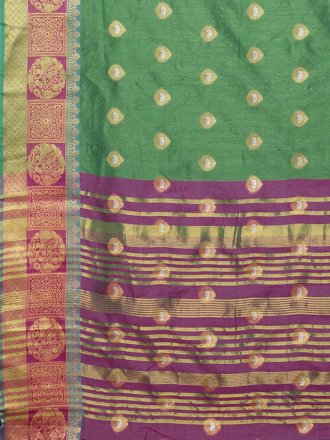 Neerus Green Textured Saree With Blouse - Image 4
