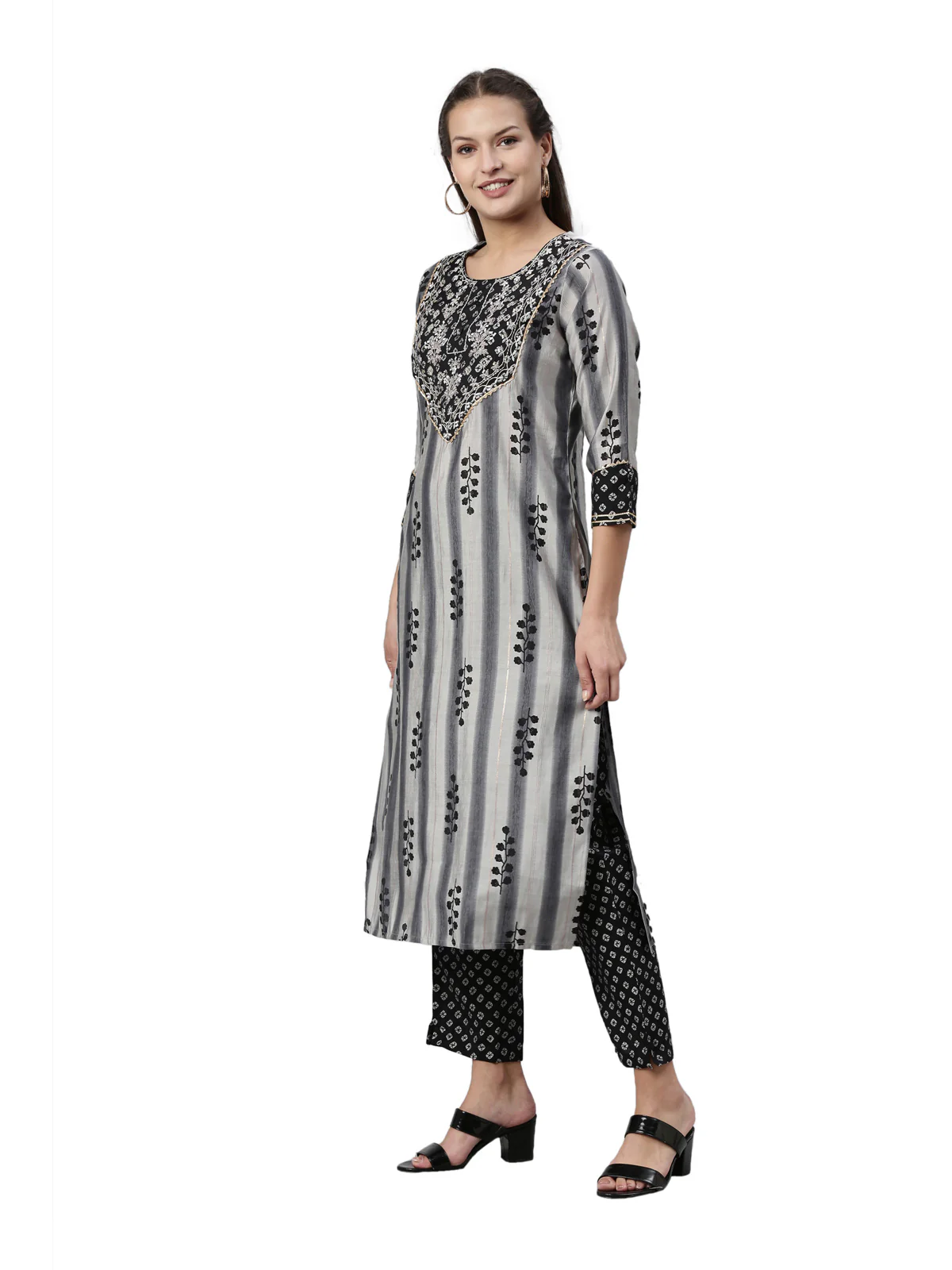 Neerus Grey Color Cotton Fabric Kurta Set - Image 3