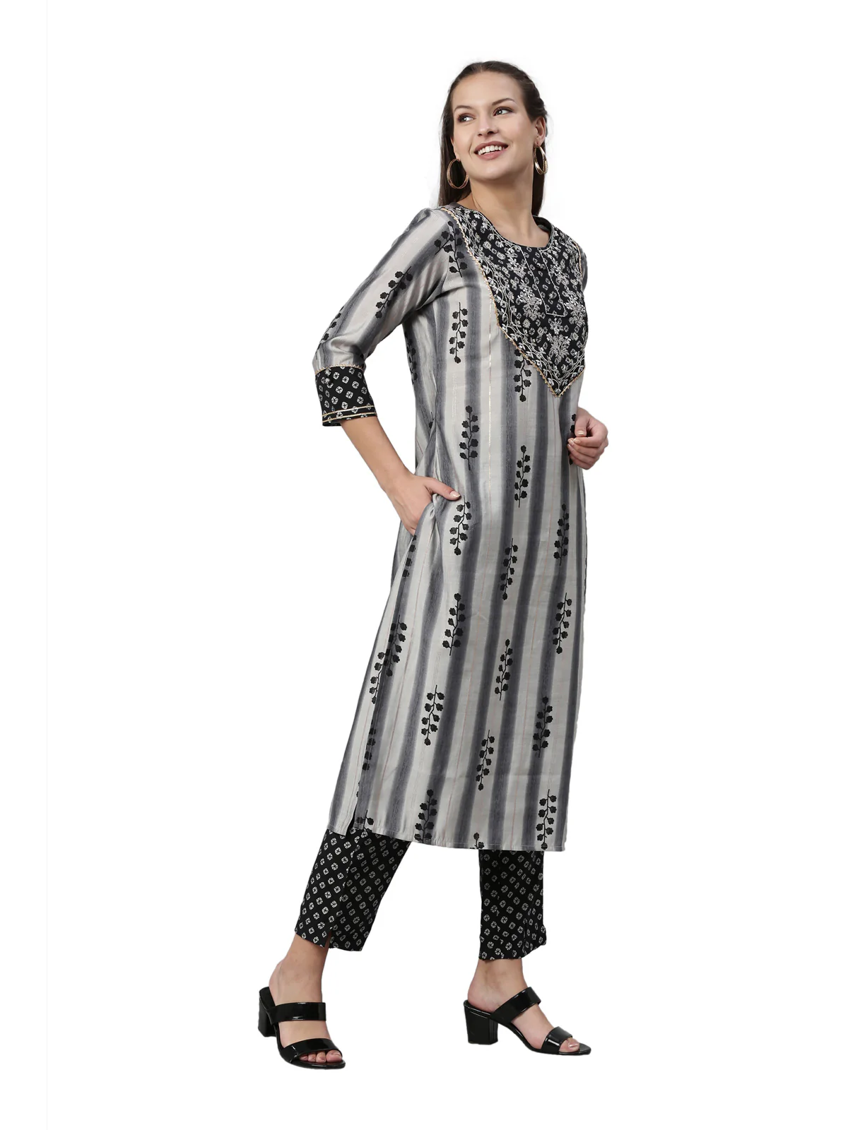 Neerus Grey Color Cotton Fabric Kurta Set - Image 4
