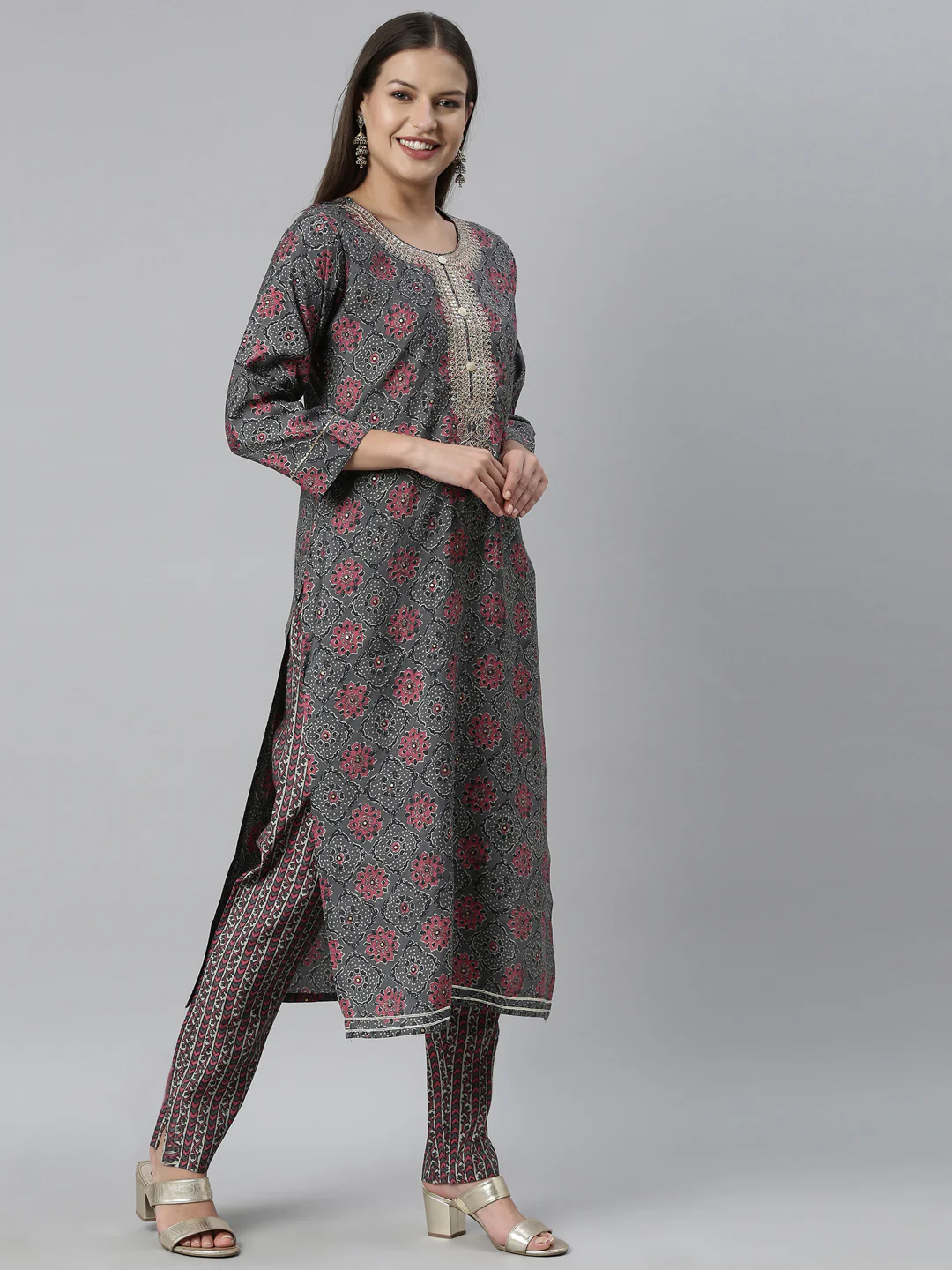 Neerus Grey Color Muslin Fabric Kurta Set - Image 4