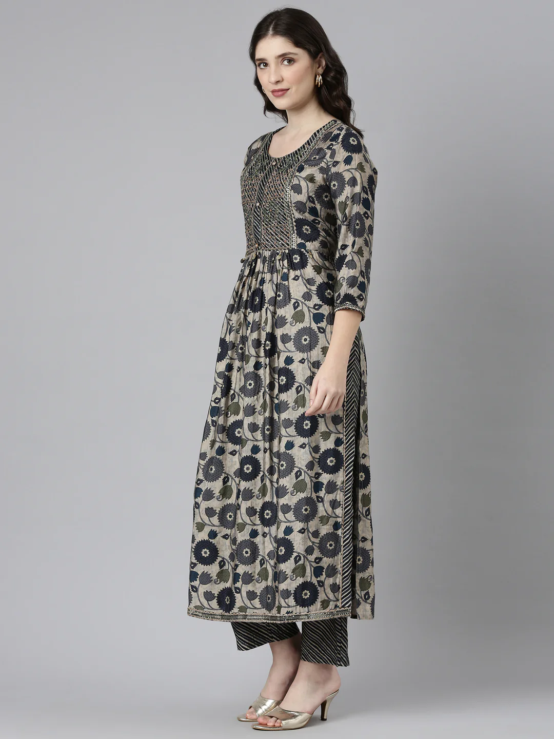 Neerus Grey Pleated Straight Printed Kurta And Trousers With Dupatta - Image 2