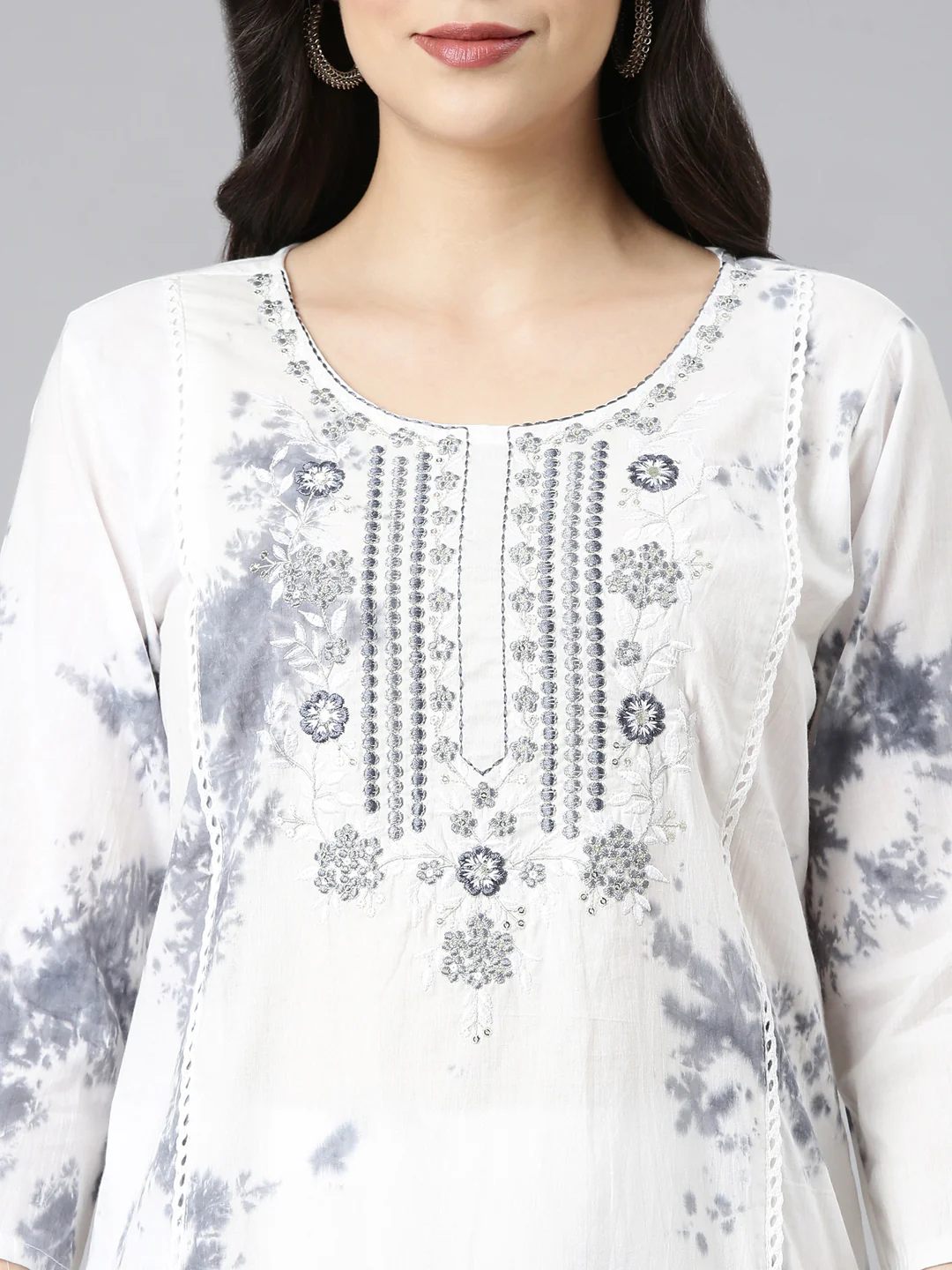 Neerus Grey Printed Straight Kurta and Trousers With Dupatta - Image 4