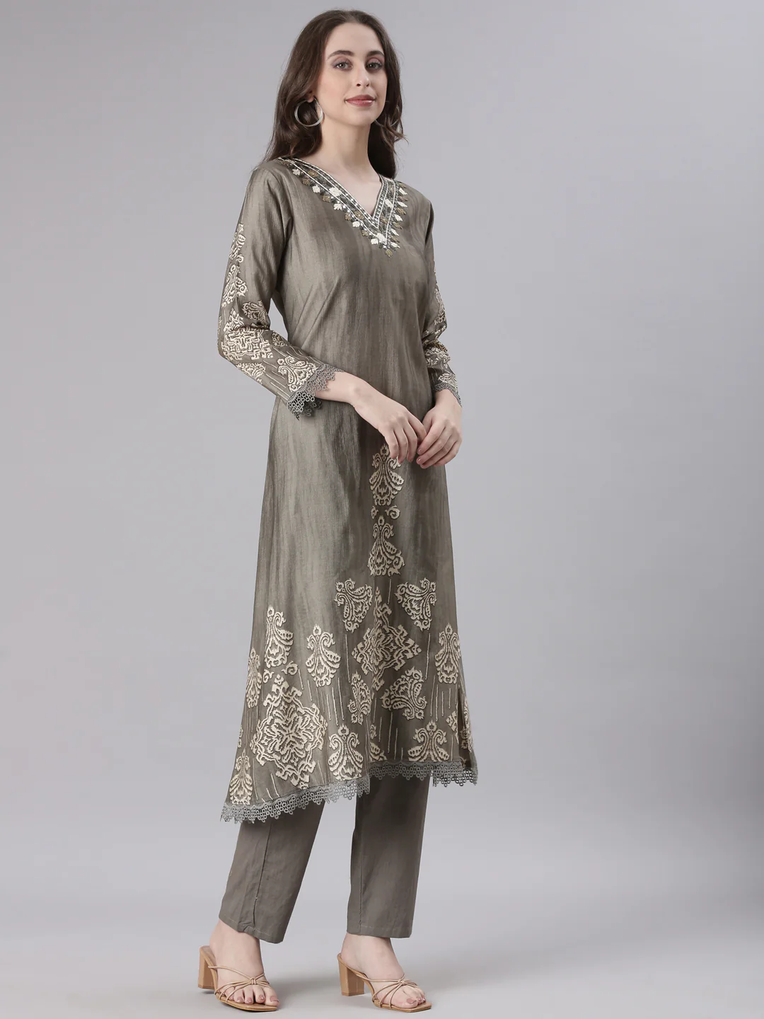 Neerus Grey Printed Straight Kurta and Trousers With Dupatta - Image 2