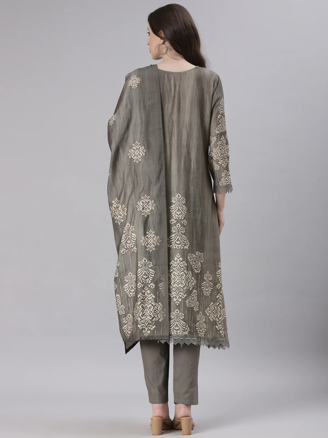 Neerus Grey Printed Straight Kurta and Trousers With Dupatta - Image 3