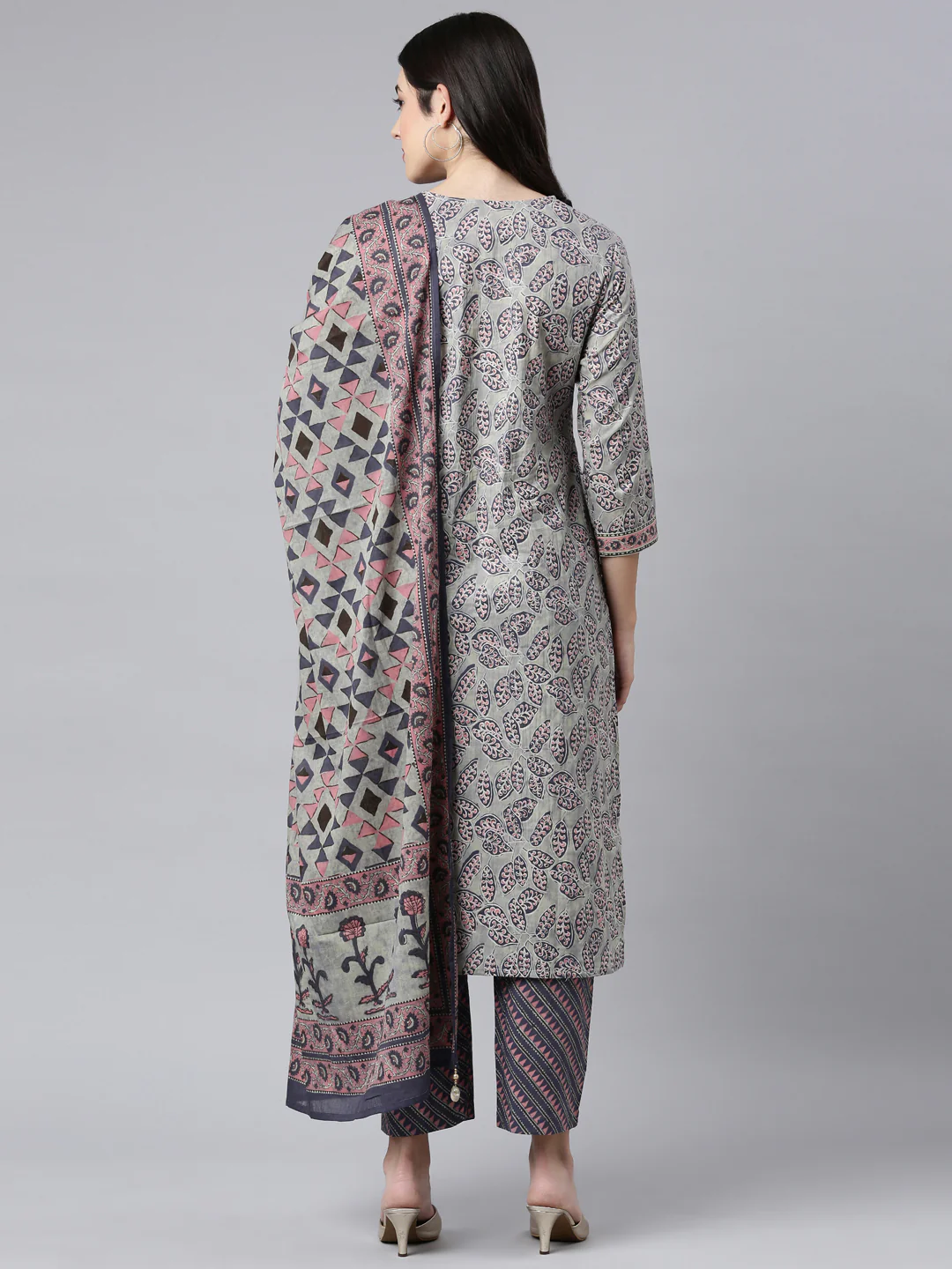 Neerus Grey Regular Straight Floral Kurta And Trousers With Dupatta - Image 3