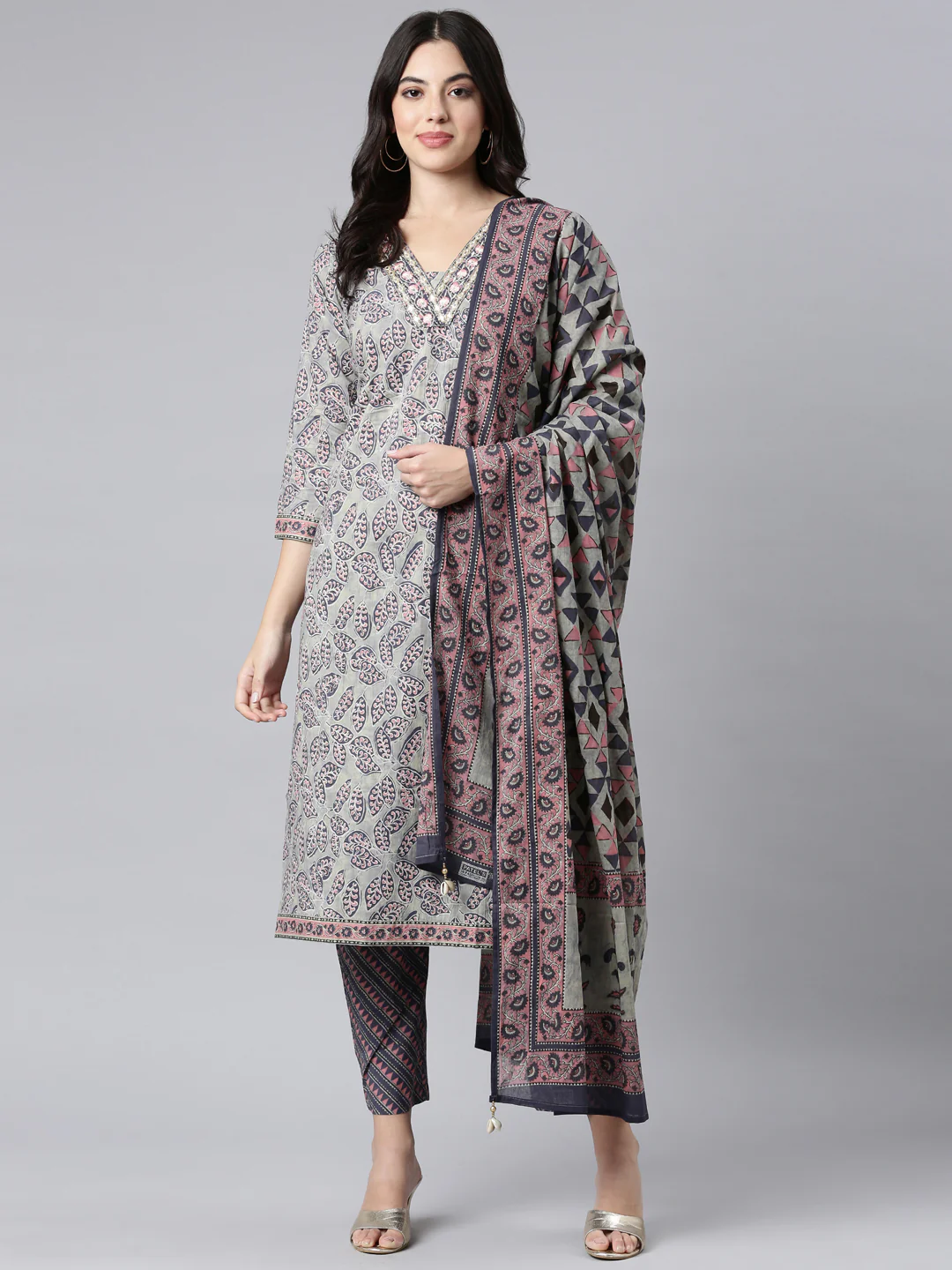 Neerus Grey Regular Straight Floral Kurta And Trousers With Dupatta - Image 5