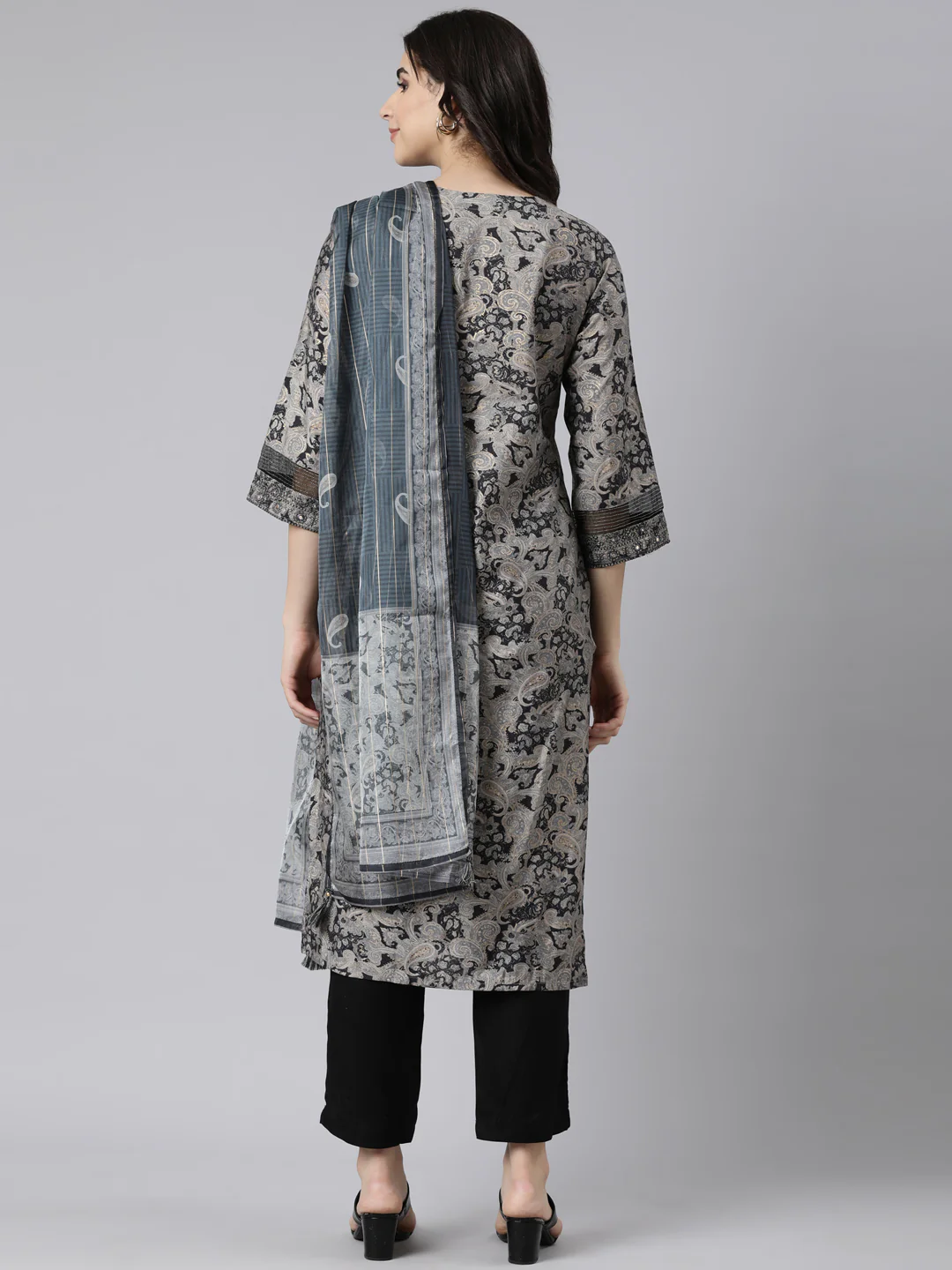 Neerus Grey Regular Straight Paisley Kurta And Trousers With Dupatta - Image 3