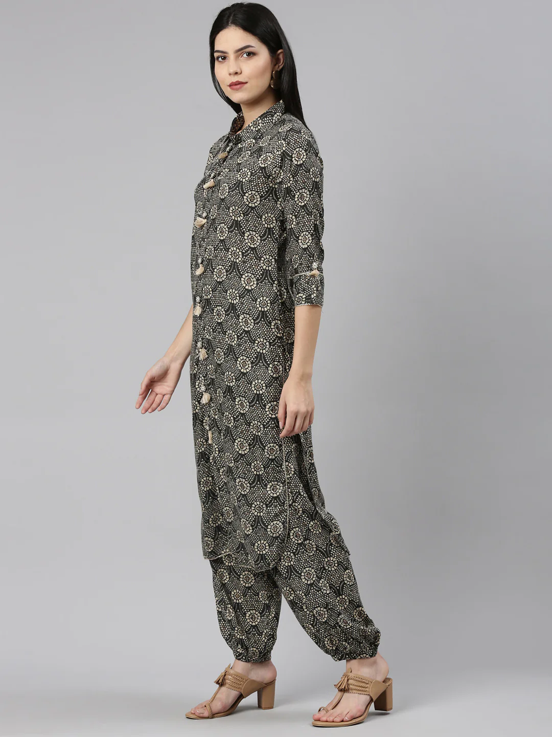 Neerus Grey Regular Straight Printed Kurta And Salwar - Image 2