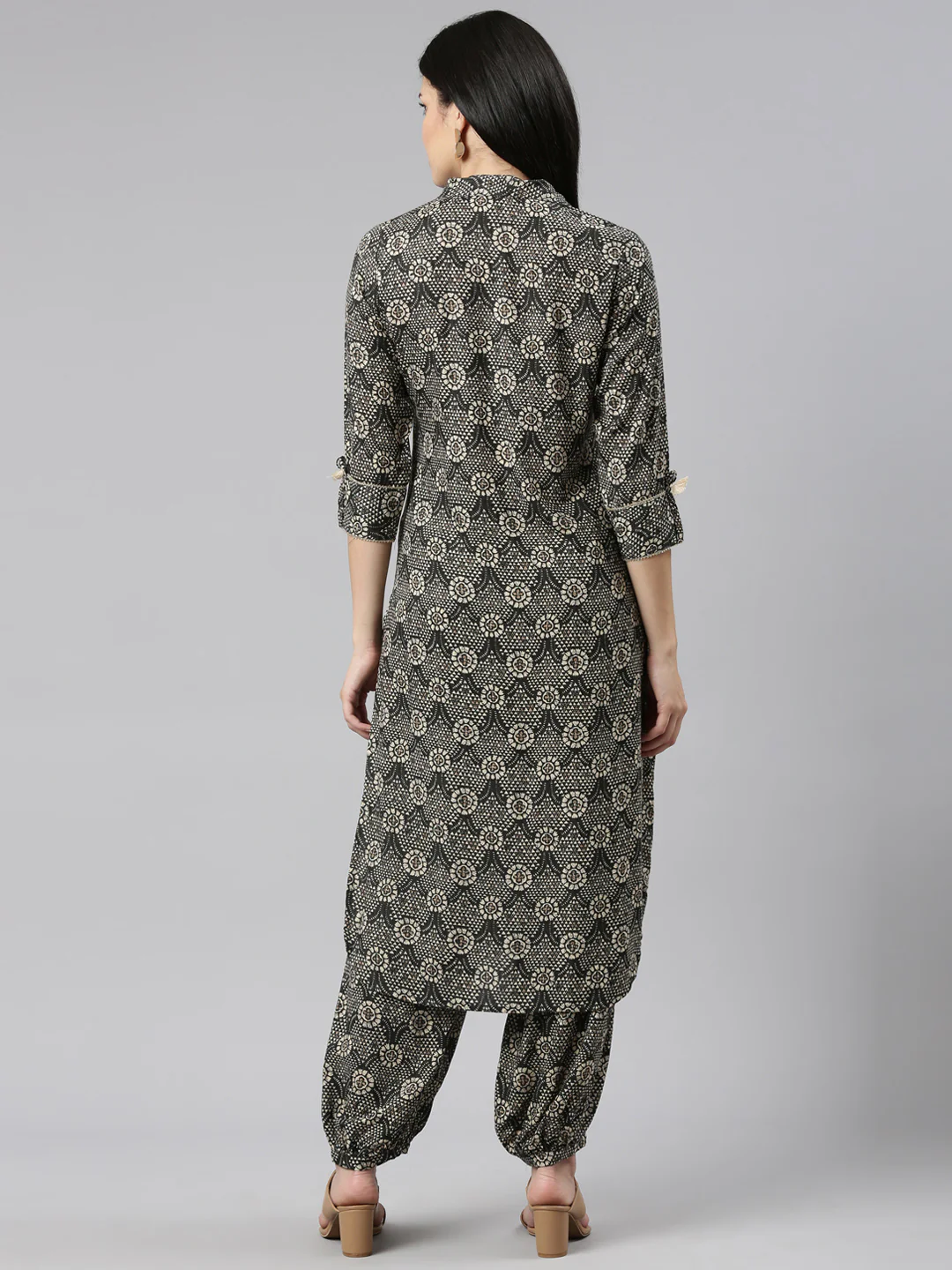 Neerus Grey Regular Straight Printed Kurta And Salwar - Image 3
