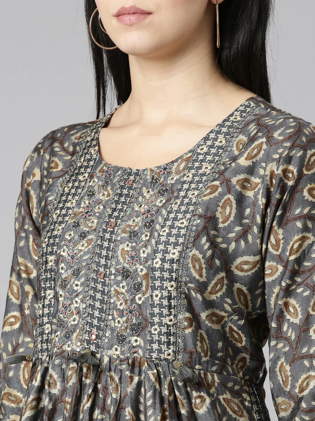 Neerus Grey Regular Straight Printed Kurta And Trousers With Dupatta - Image 4