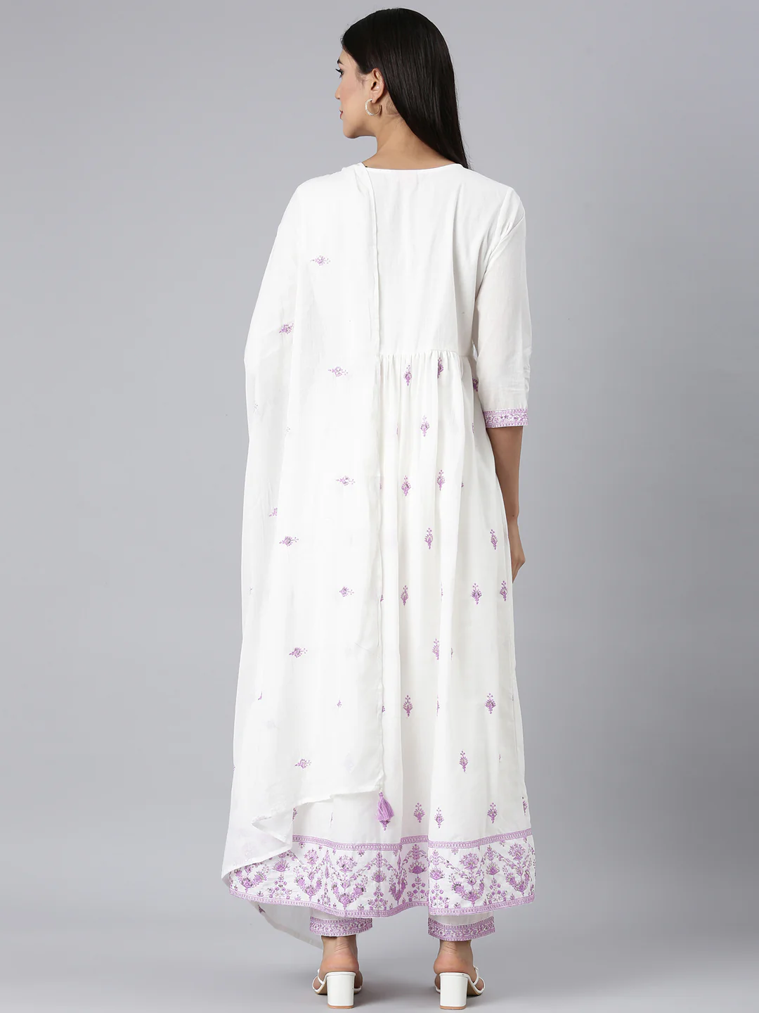 Neerus Lavender Embroidered Curved Kurta and Trousers With Dupatta - Image 3
