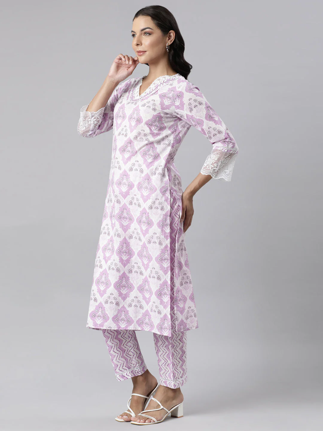 Neerus Lavender Panelled Straight Printed Kurta And Trousers With Dupatta - Image 3