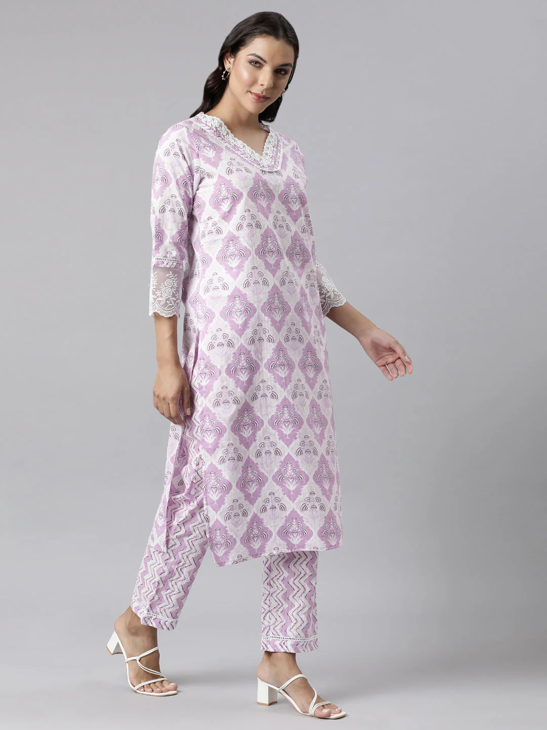 Neerus Lavender Panelled Straight Printed Kurta And Trousers With Dupatta - Image 4