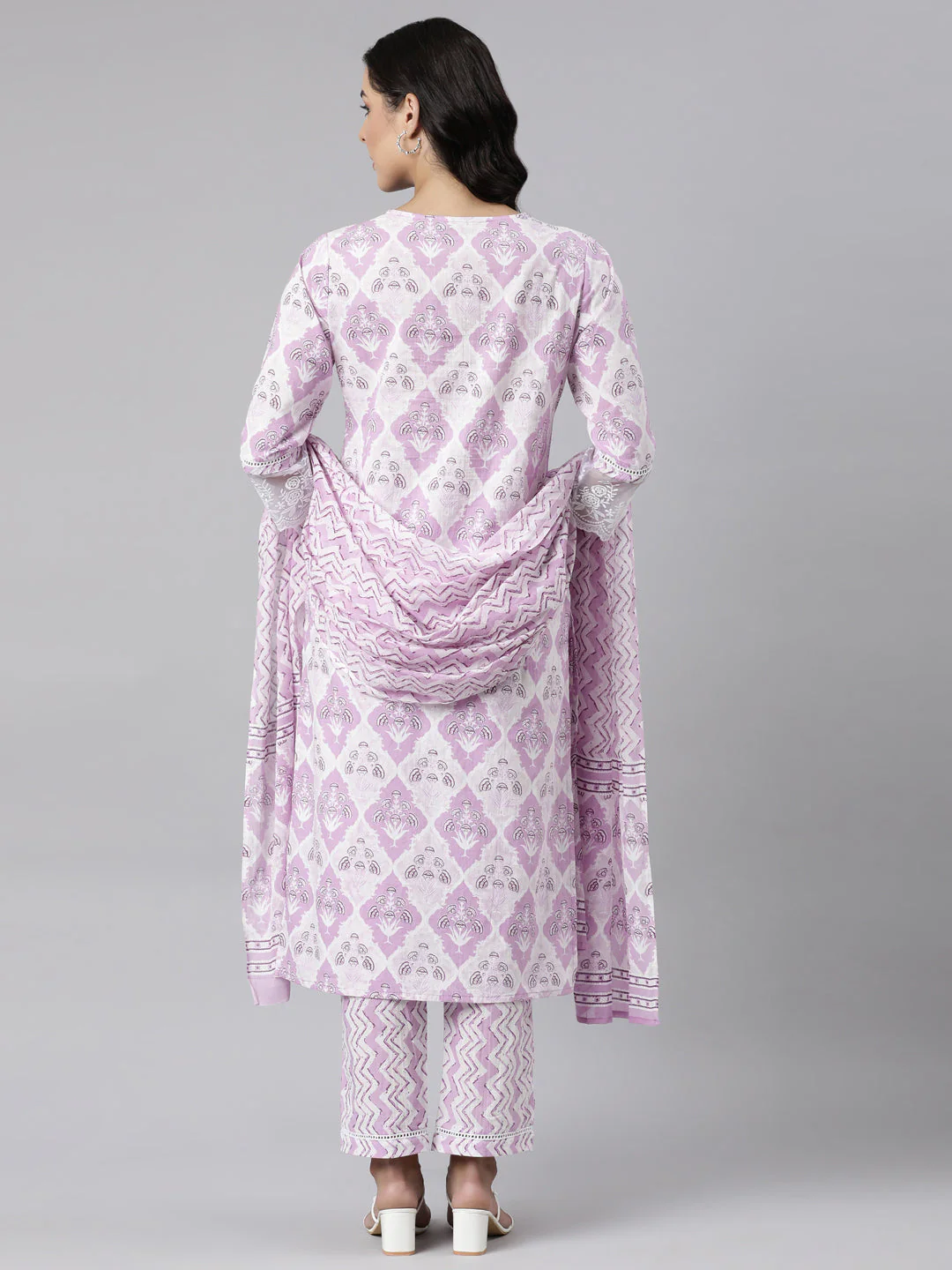 Neerus Lavender Panelled Straight Printed Kurta And Trousers With Dupatta - Image 5