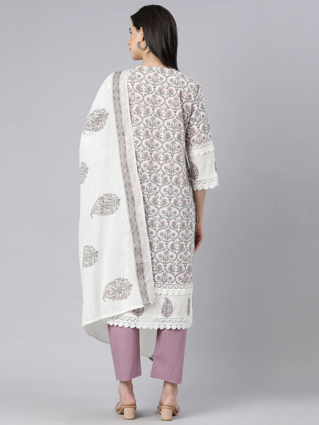 Neerus Lavender Panelled Straight Printed Kurta And Trousers With Dupatta - Image 4