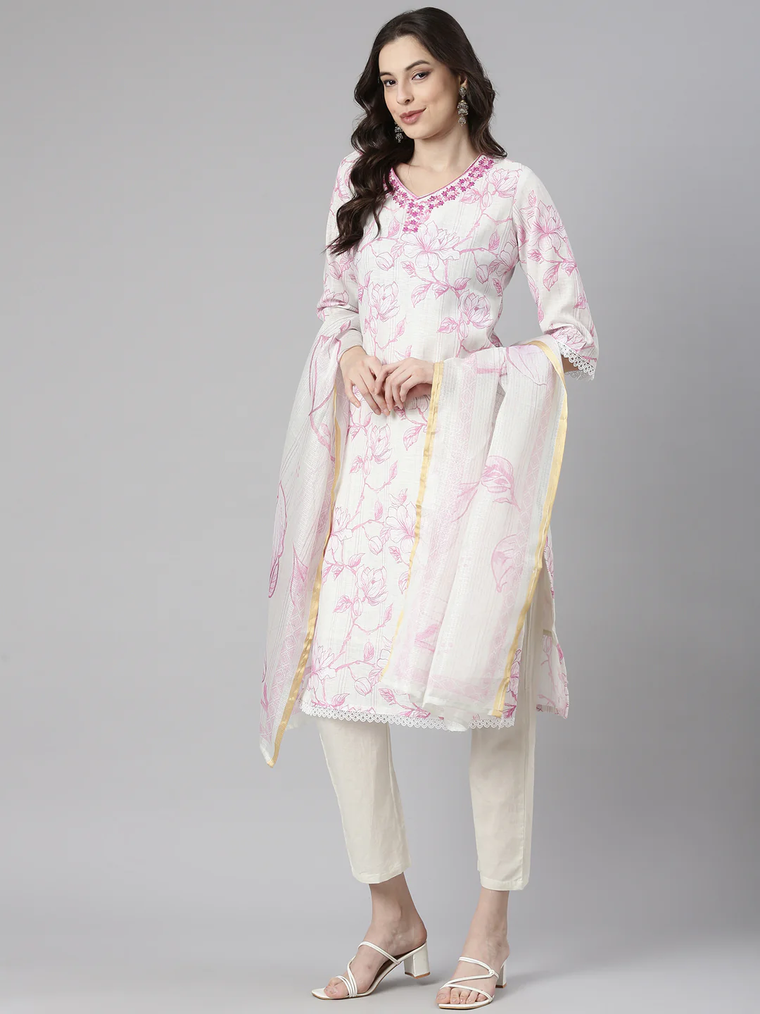 Neerus Lavender Printed Straight Kurta and Trousers With Dupatta - Image 5