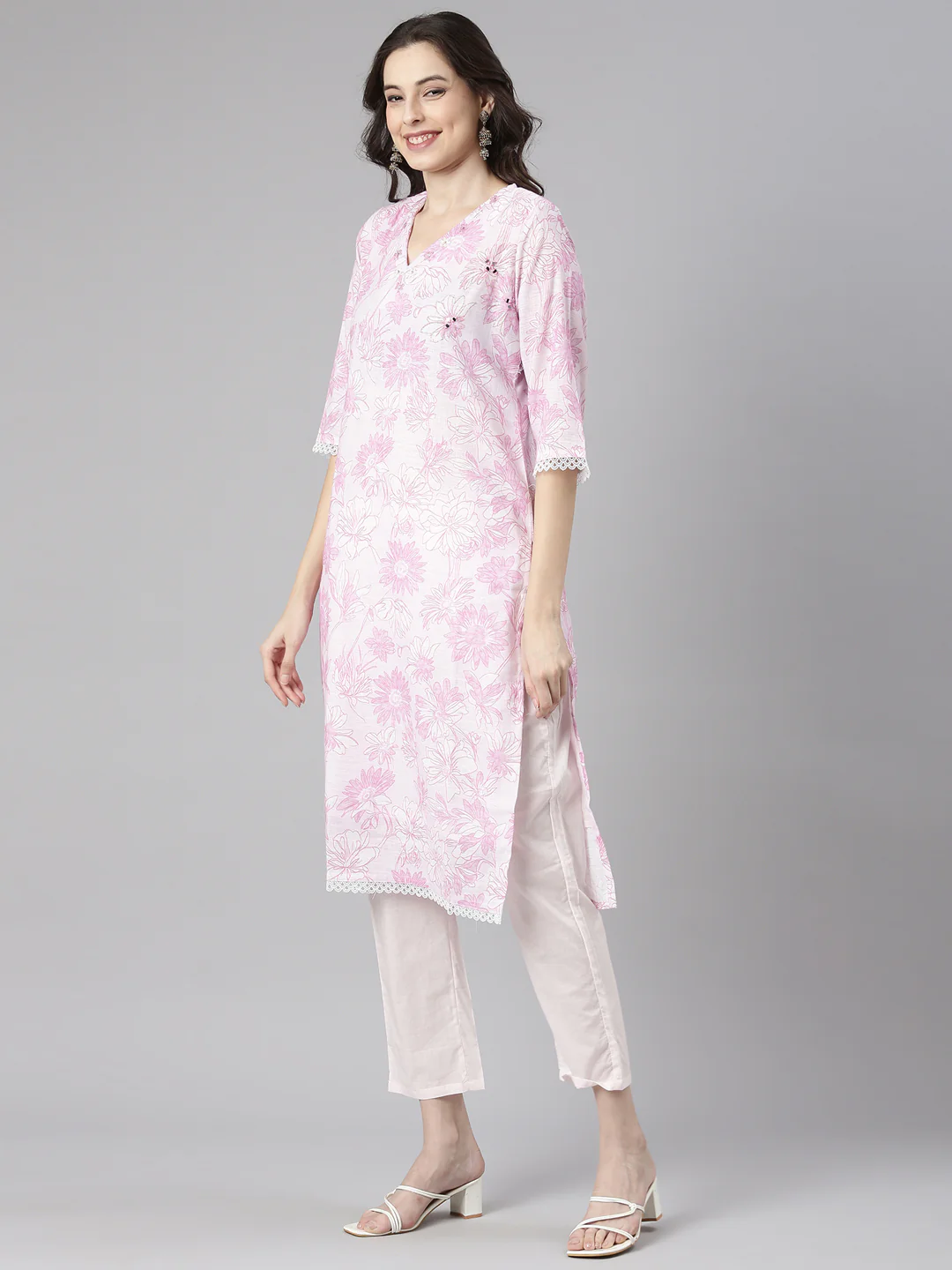Neerus Lavender Printed Straight Kurta and Trousers With Dupatta - Image 2