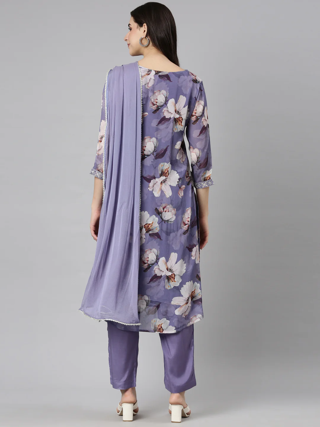 Neerus Lavender Regular Straight Floral Kurta And Trousers With Dupatta - Image 3