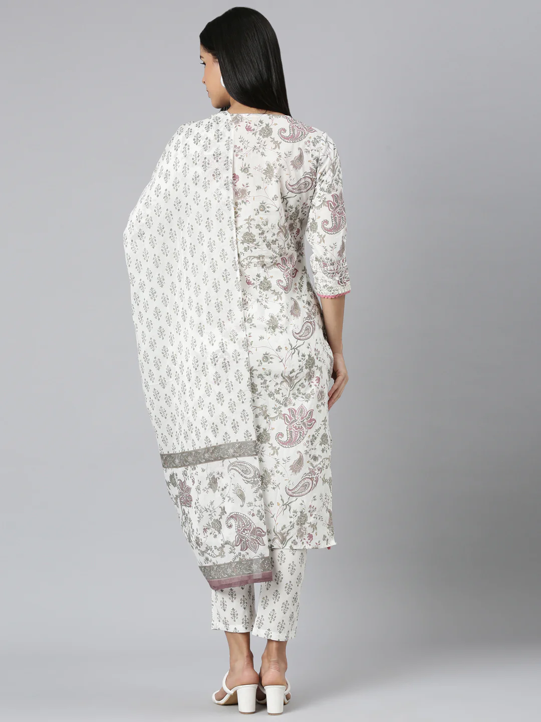 Neerus Lavender Regular Straight Printed Kurta and Trousers With Dupatta - Image 3