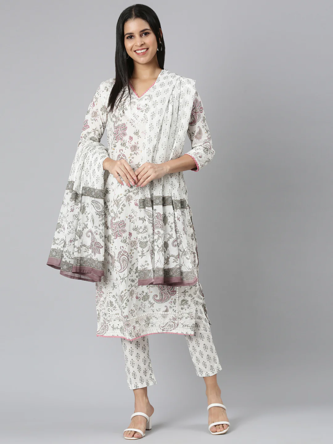 Neerus Lavender Regular Straight Printed Kurta and Trousers With Dupatta - Image 5