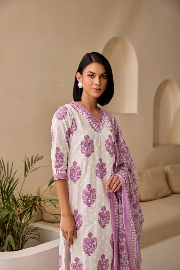 Neerus Lavender Straight Printed Kurta And Trousers With Dupatta - Image 6