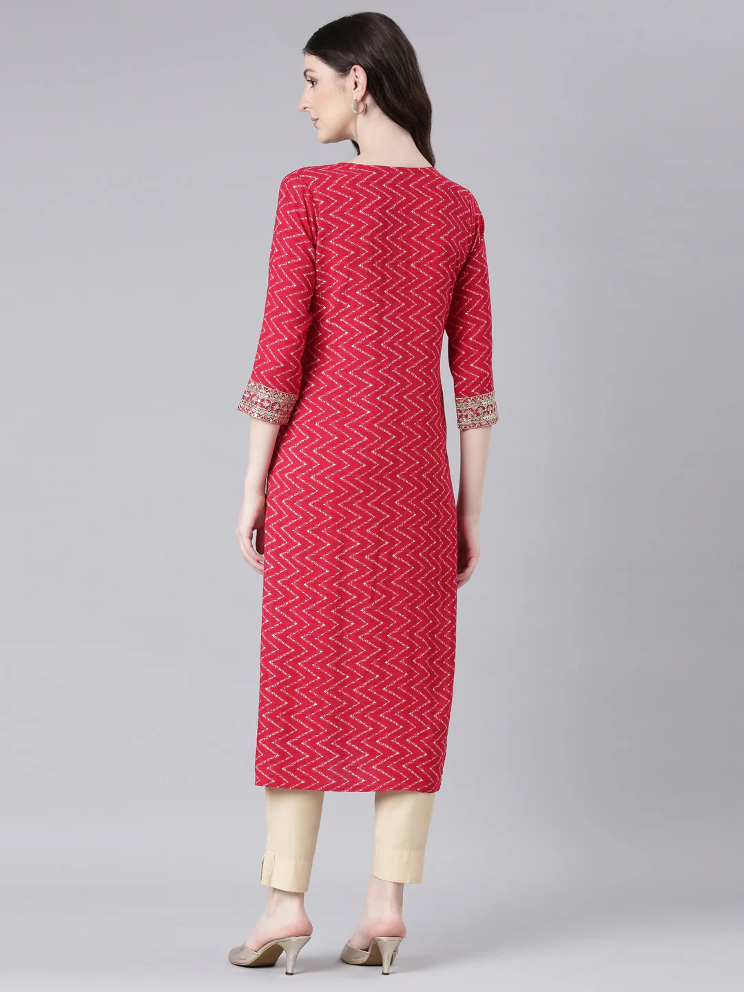 Neerus Magenta Casual Chevron Straight Kurta - Image 3