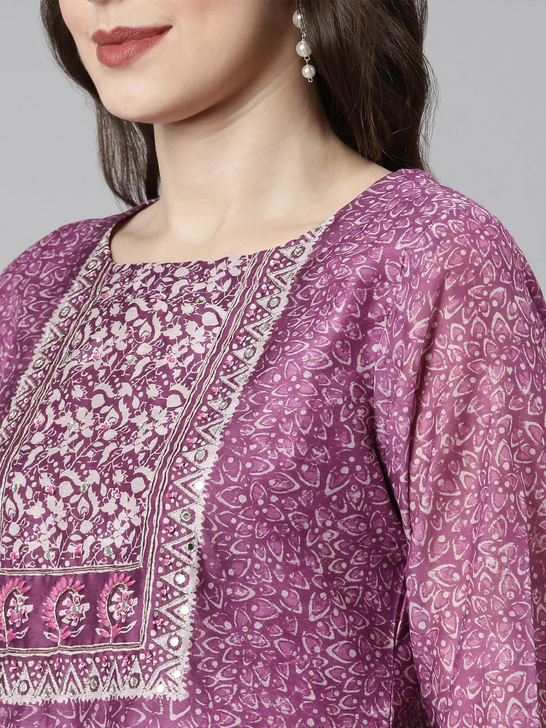 Neerus Magenta Casual Floral Straight Kurta and Trousers With Dupatta - Image 5