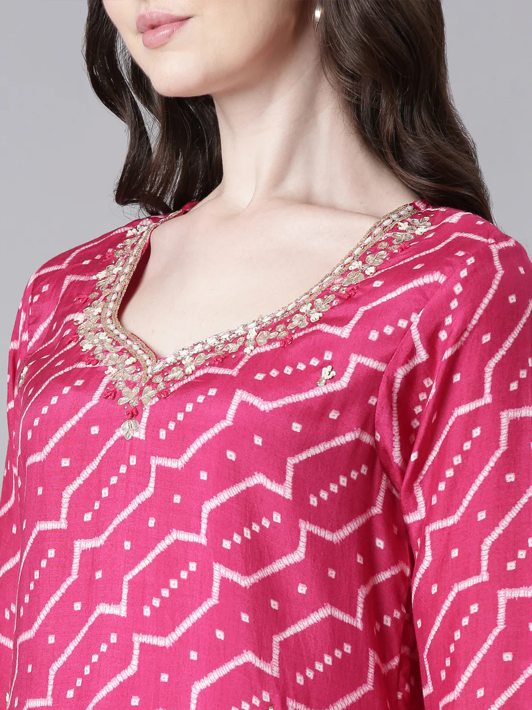 Neerus Magenta Printed Straight Kurta and Trousers With Dupatta - Image 4