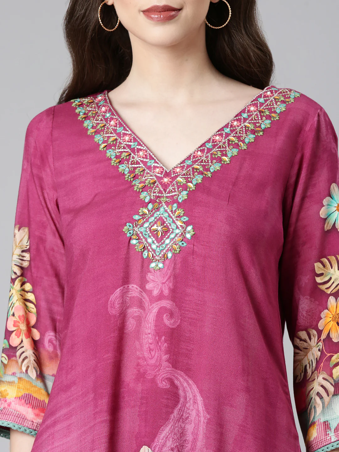 Neerus Magenta Printed Straight Kurta and Trousers With Dupatta - Image 4
