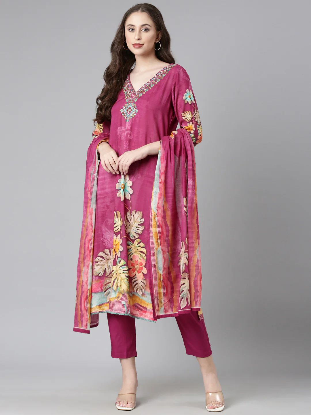 Neerus Magenta Printed Straight Kurta and Trousers With Dupatta - Image 5