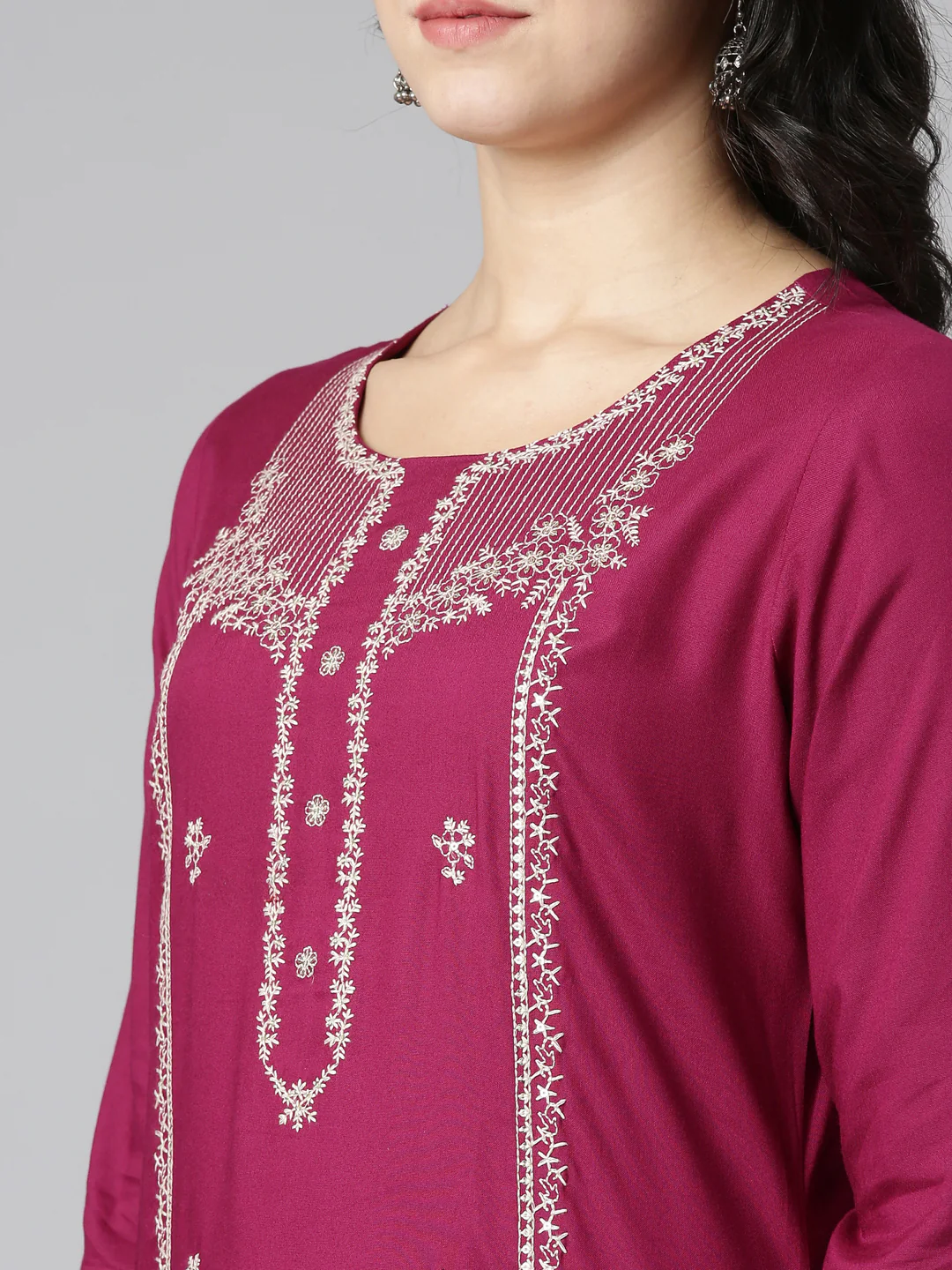 Neerus Magenta Regular Straight Embroidered Kurta - Image 4