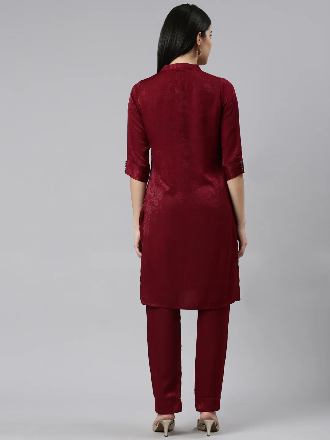 Neerus Magenta Regular Straight Solid Kurta And Trousers - Image 3