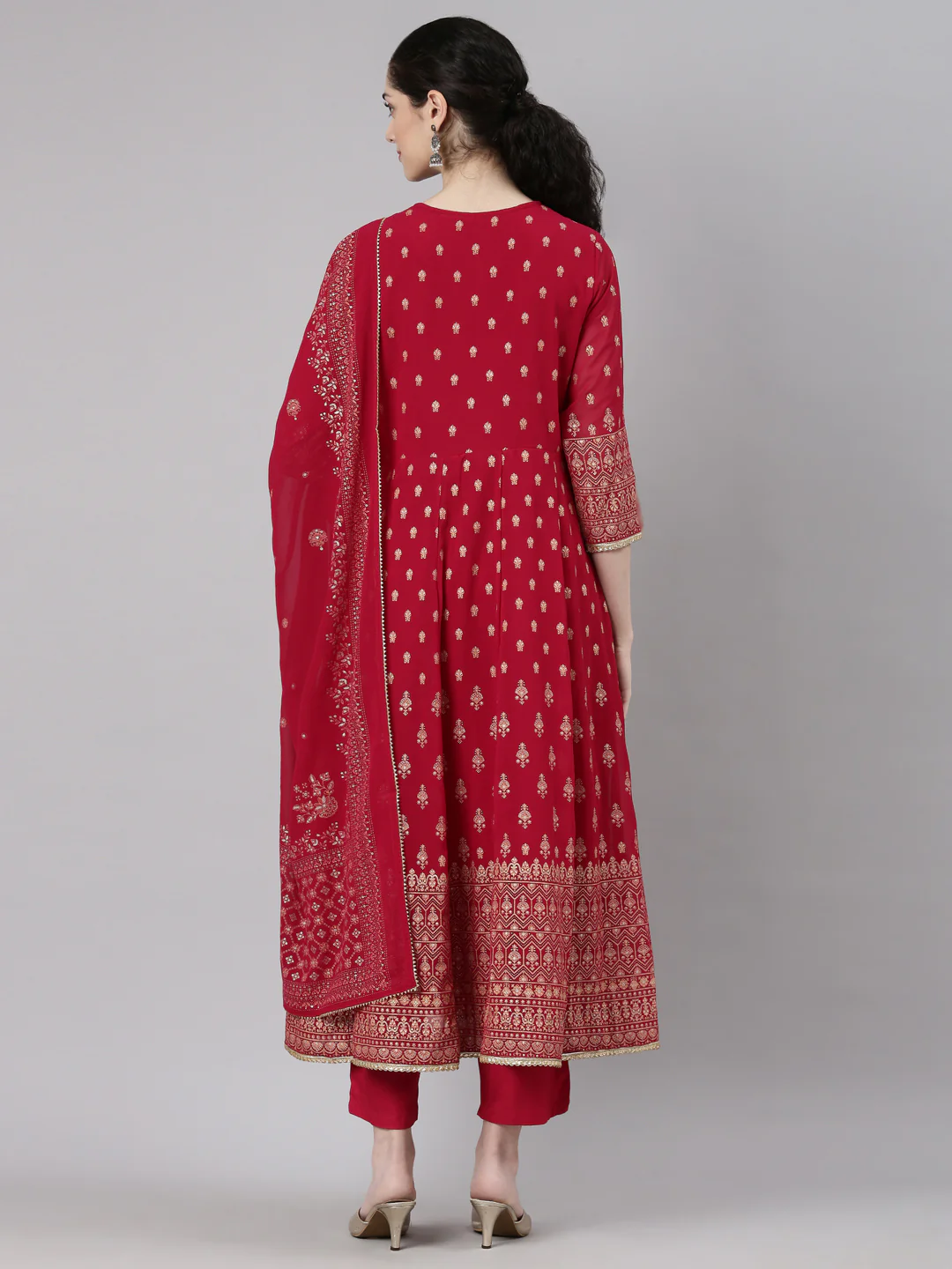 Neerus Magenta Straight Casual Floral Kurta and Trouser with Dupatta - Image 4