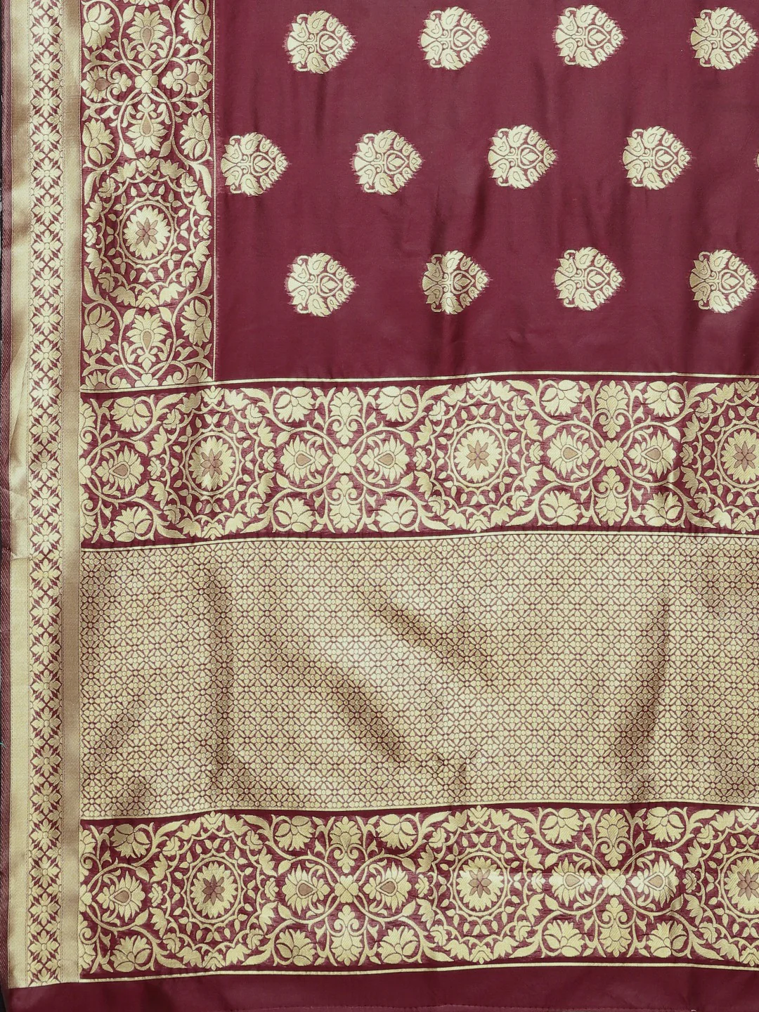 Neerus Magenta Textured Saree With Blouse - Image 4