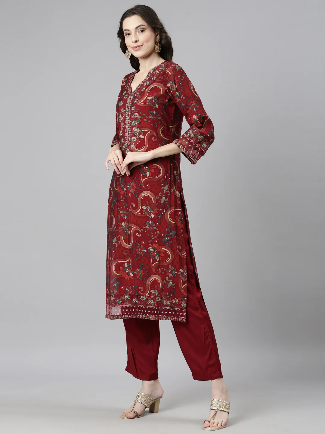 Neerus Maroon Casual Floral Straight Kurta and Trousers With Dupatta - Image 2