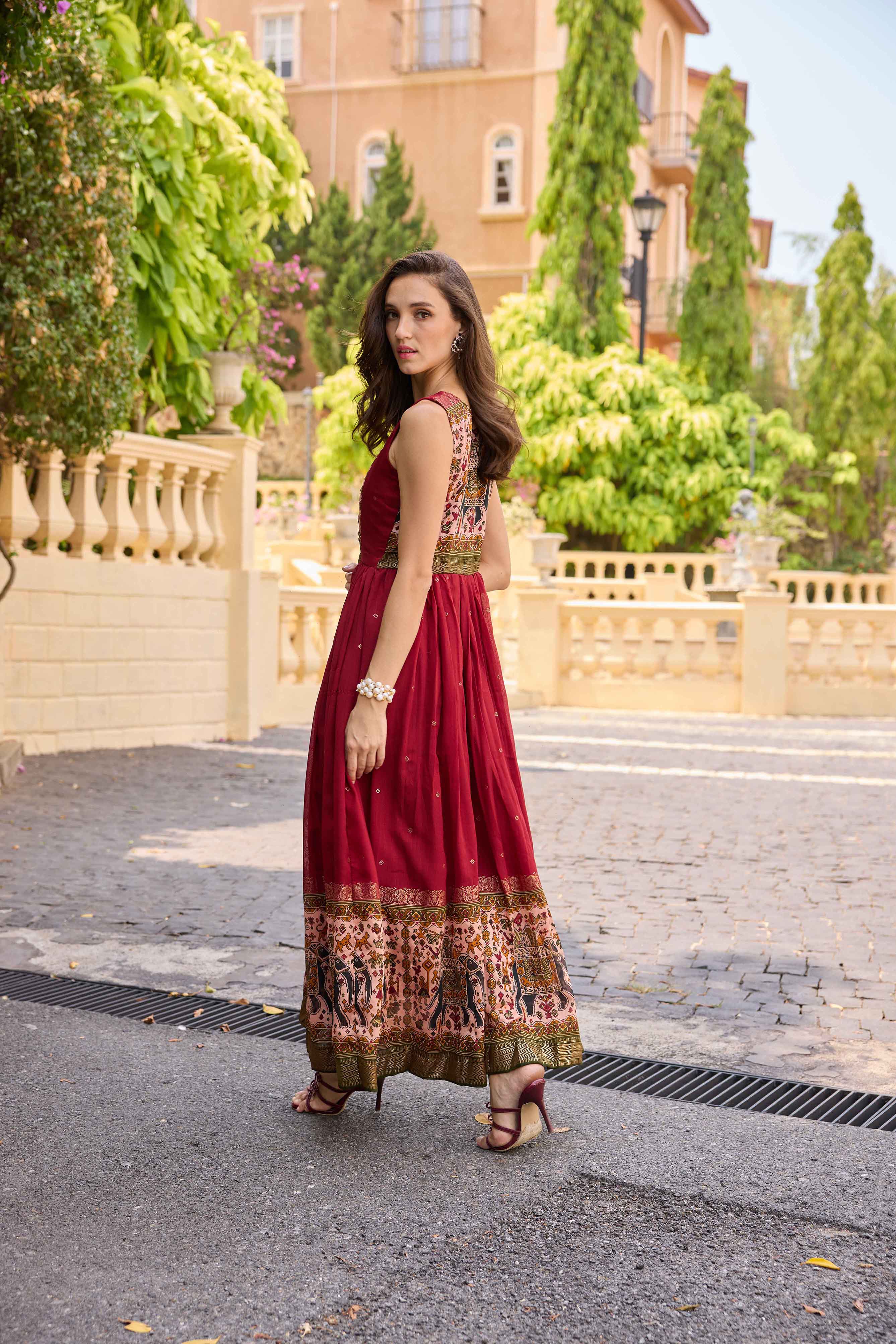 Neerus Maroon Casual Maxi Solid Dresses - Image 5