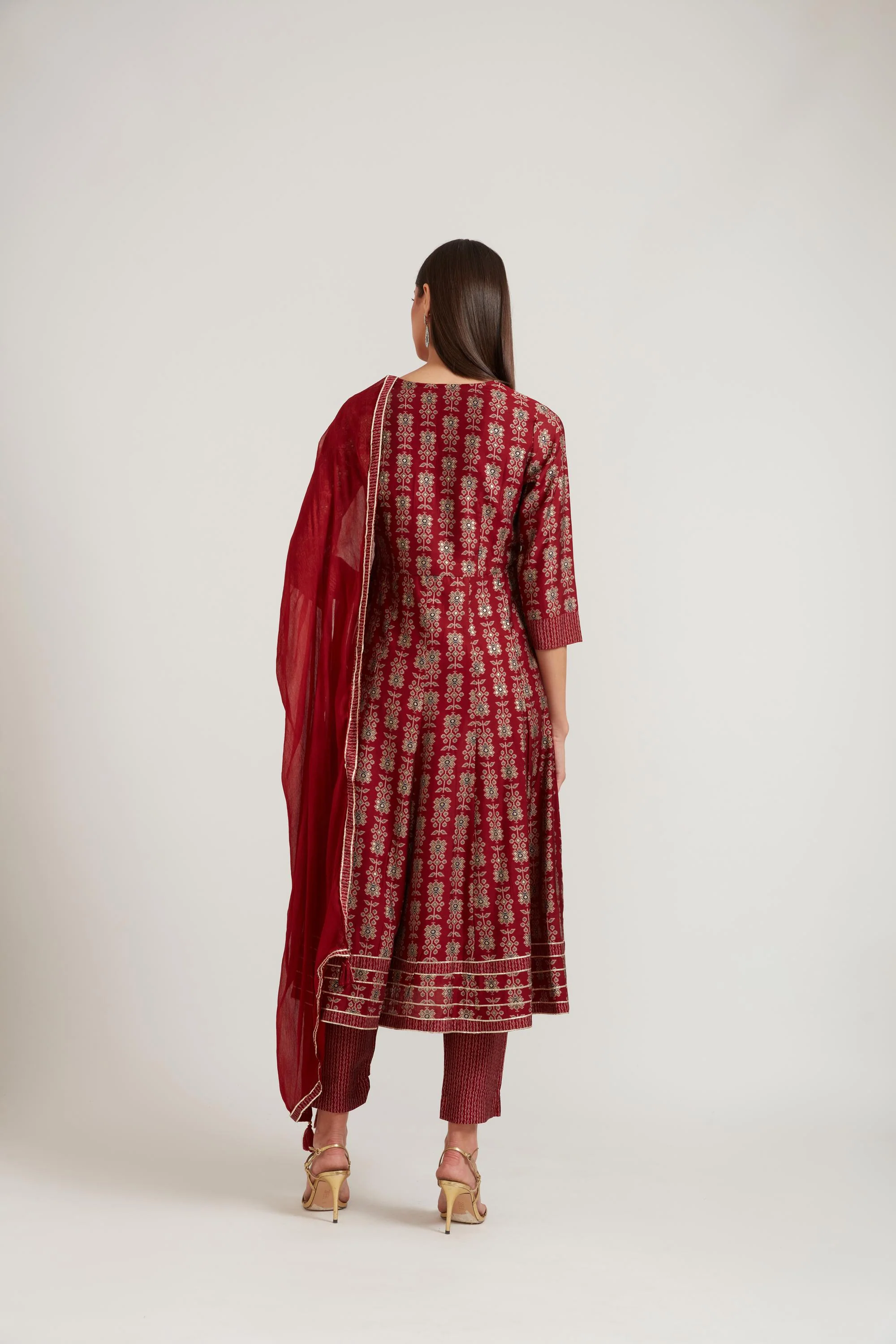 Neerus Maroon Color Model Fabric Suit - Image 6
