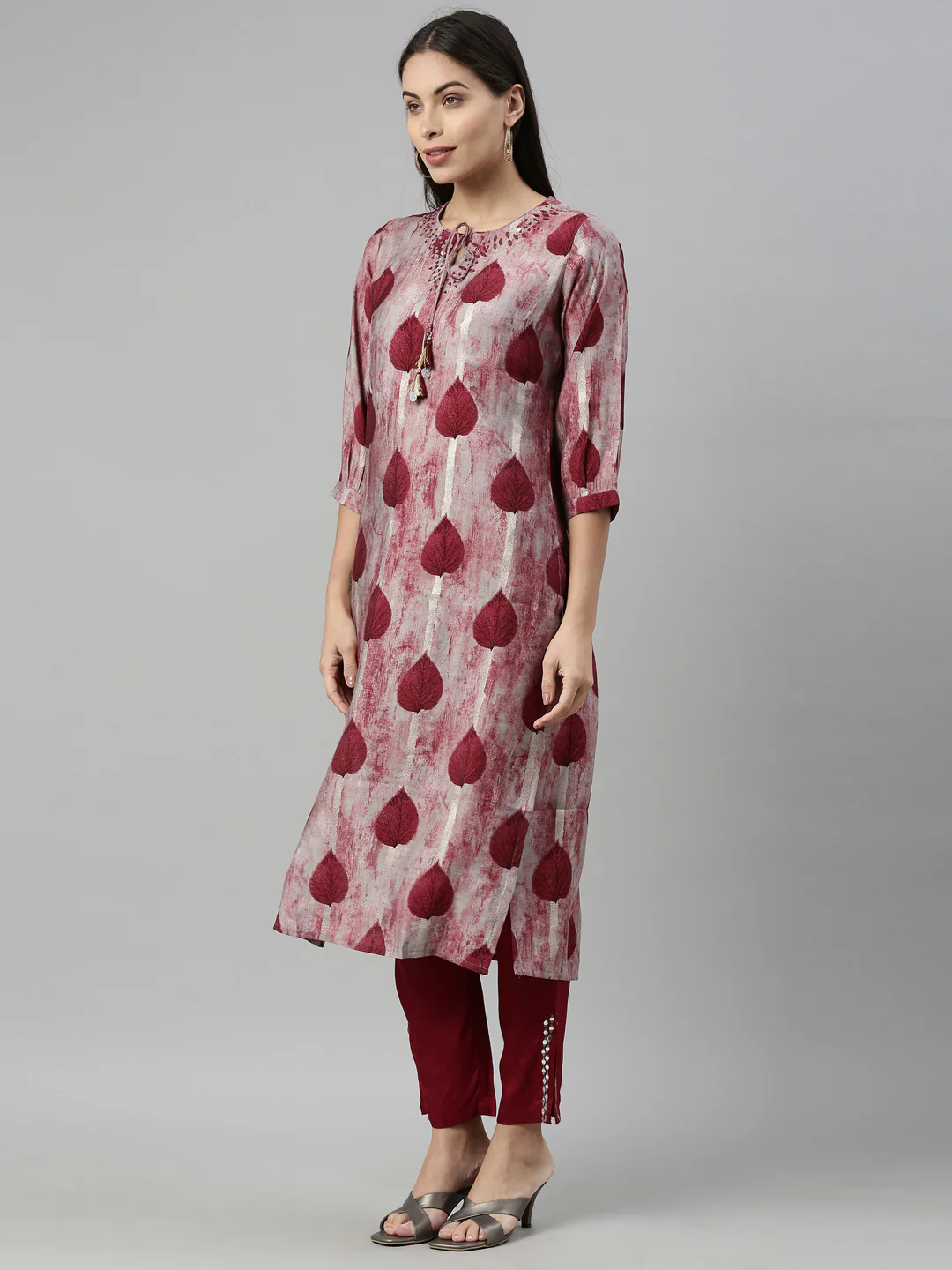 Neerus Maroon Color Model Fabric Suit Set - Image 3