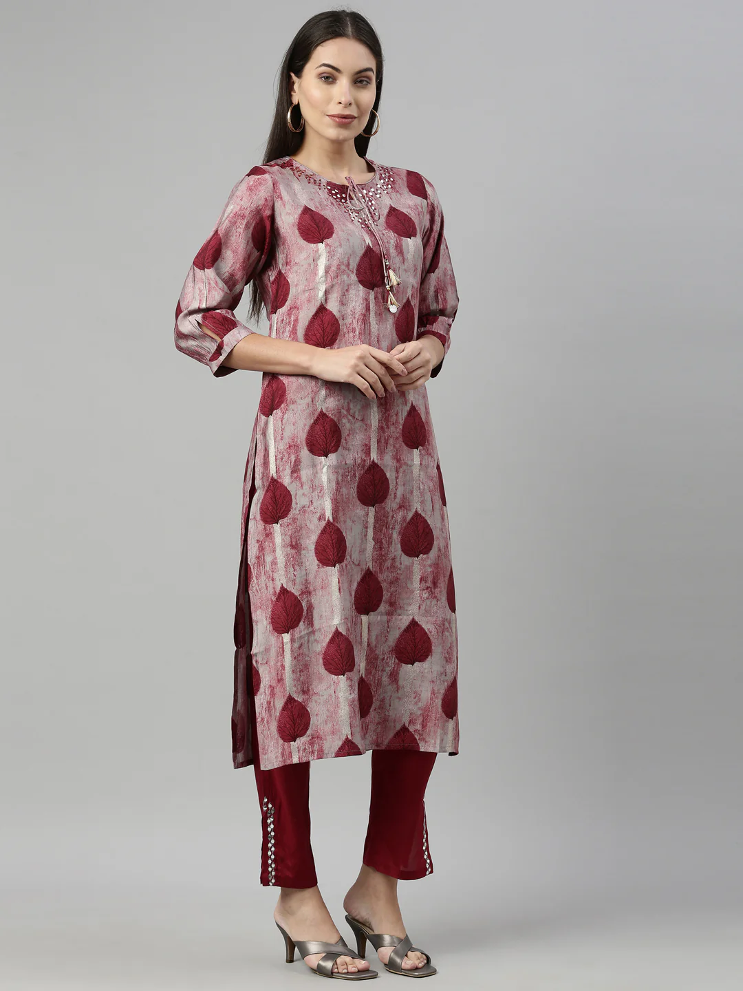 Neerus Maroon Color Model Fabric Suit Set - Image 4