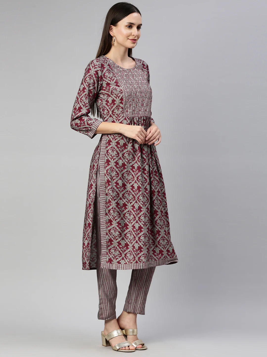 Neerus Maroon Color Muslin Fabric Kurta Set - Image 4