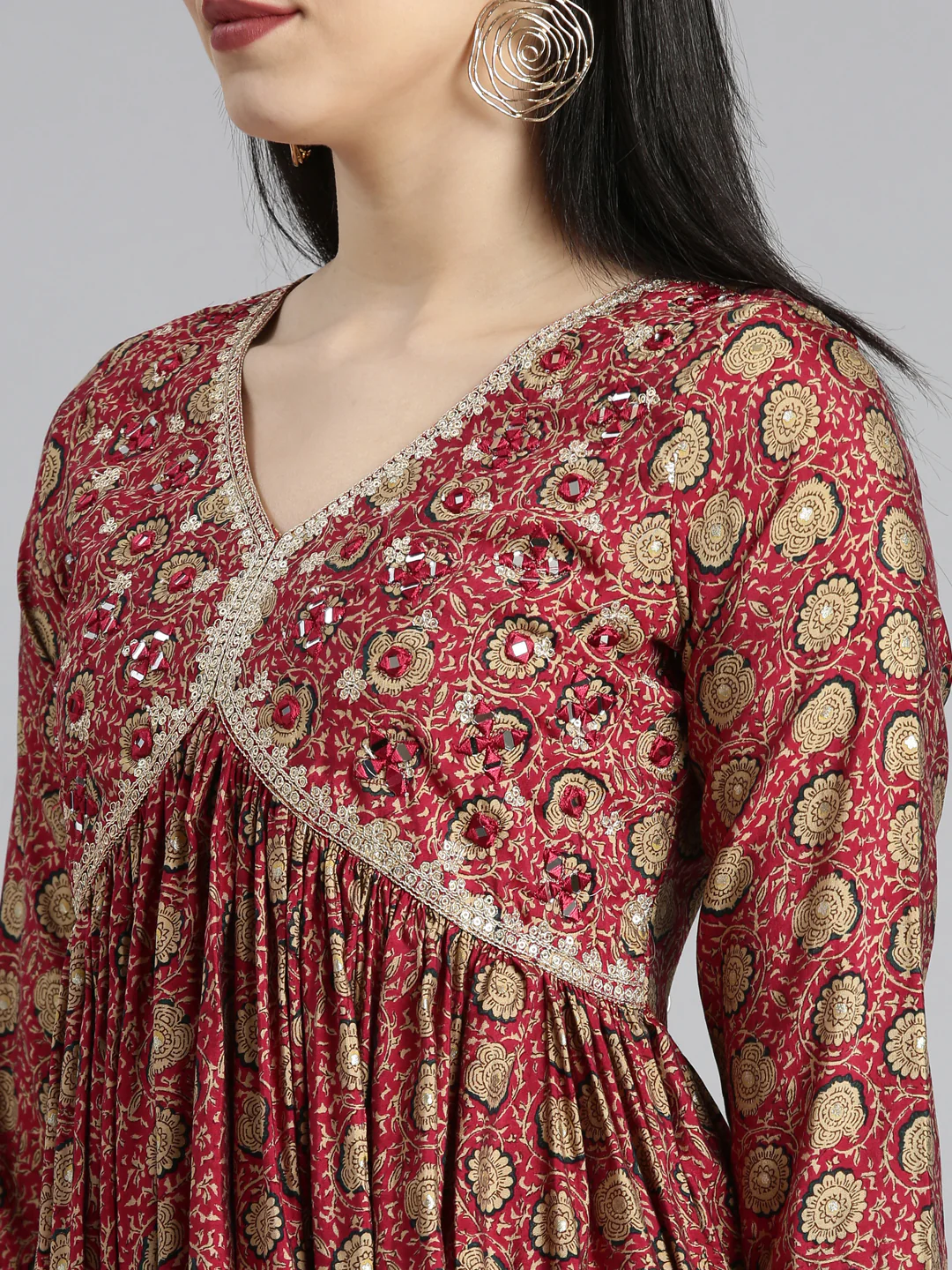 Neerus Maroon Pleated Straight Floral Kurta And Trousers With Dupatta - Image 4