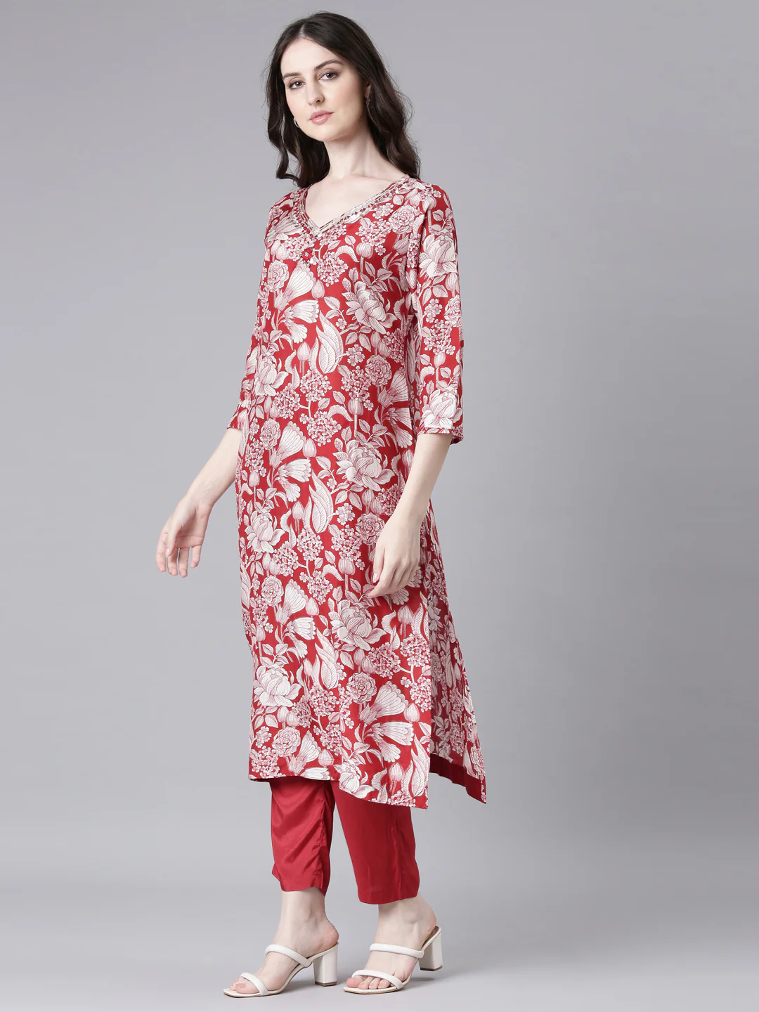 Neerus Maroon Printed Straight Kurta and Trousers With Dupatta - Image 2