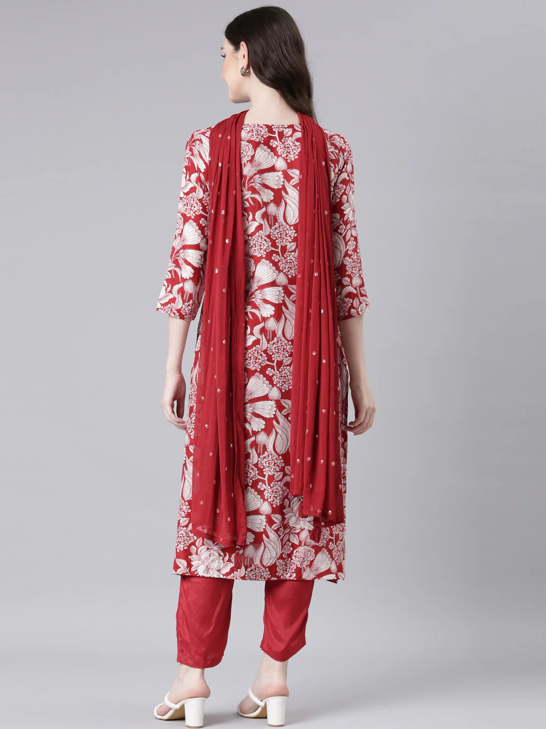 Neerus Maroon Printed Straight Kurta and Trousers With Dupatta - Image 3