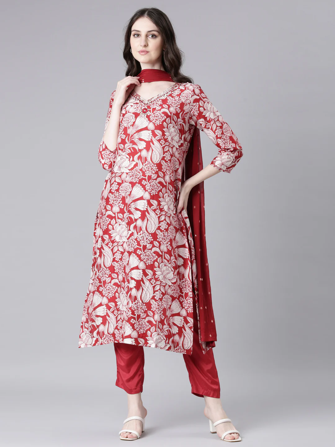 Neerus Maroon Printed Straight Kurta and Trousers With Dupatta - Image 5