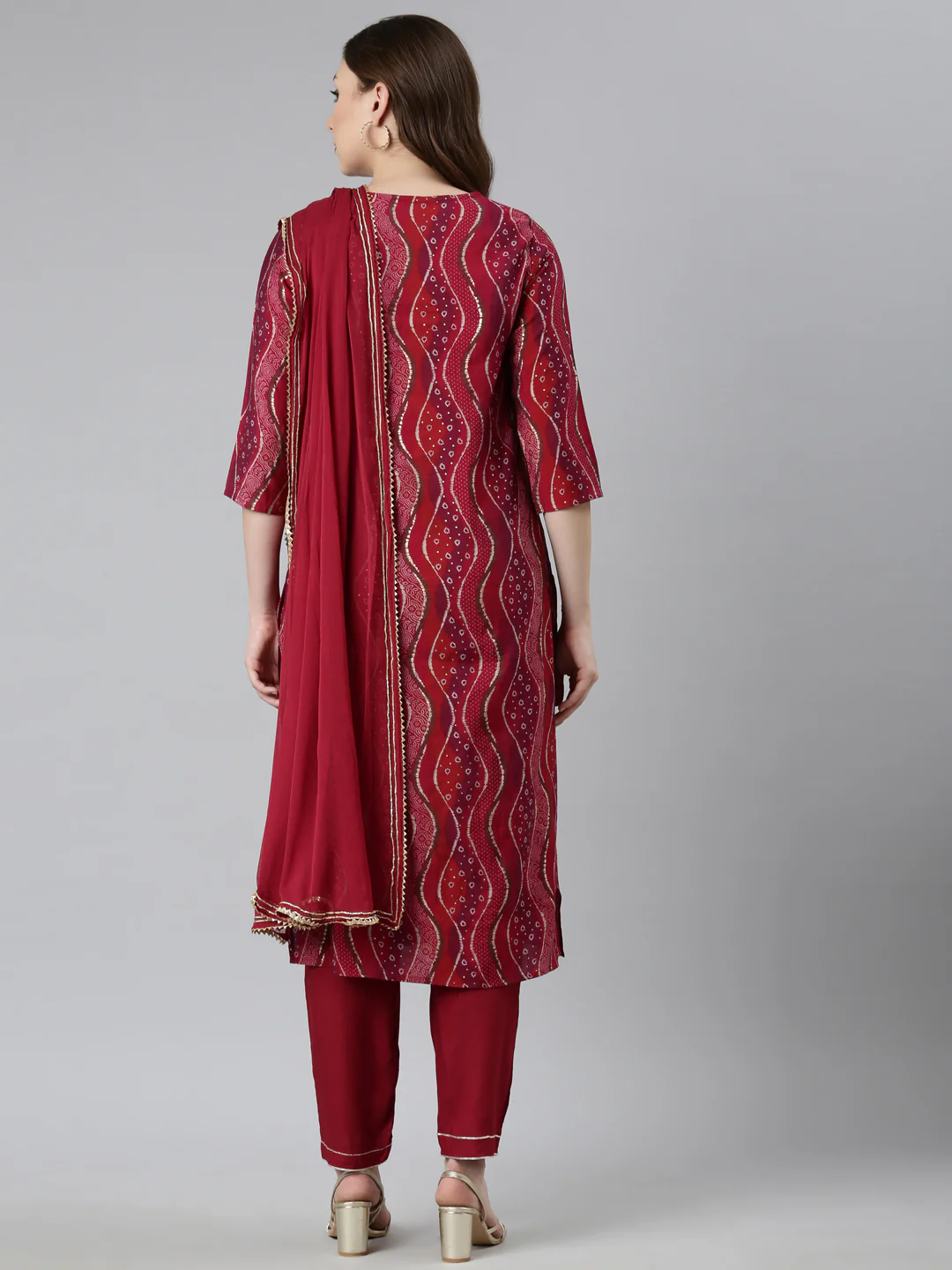 Neerus Maroon Regular Straight Bandhani Kurta And Trousers With Dupatta - Image 3