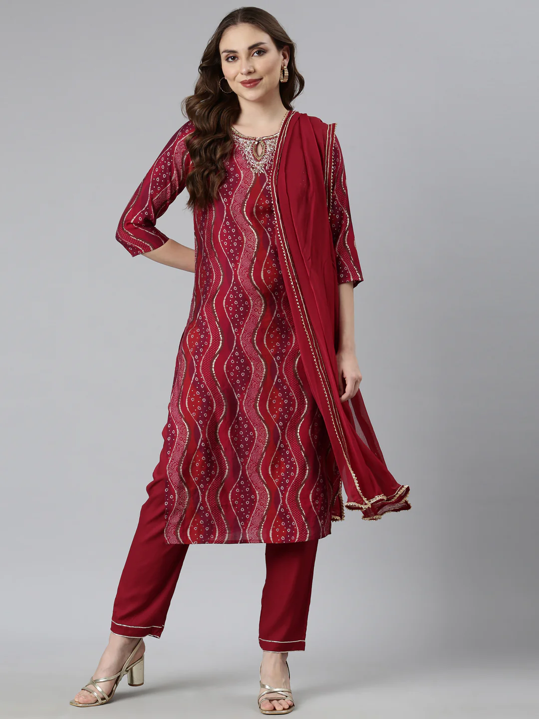 Neerus Maroon Regular Straight Bandhani Kurta And Trousers With Dupatta - Image 4