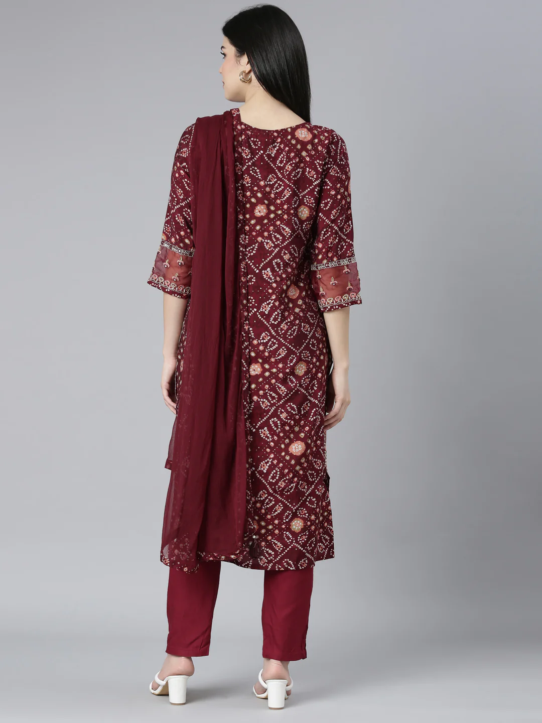 Neerus Maroon Regular Straight Bandhani Kurta And Trousers With Dupatta - Image 3