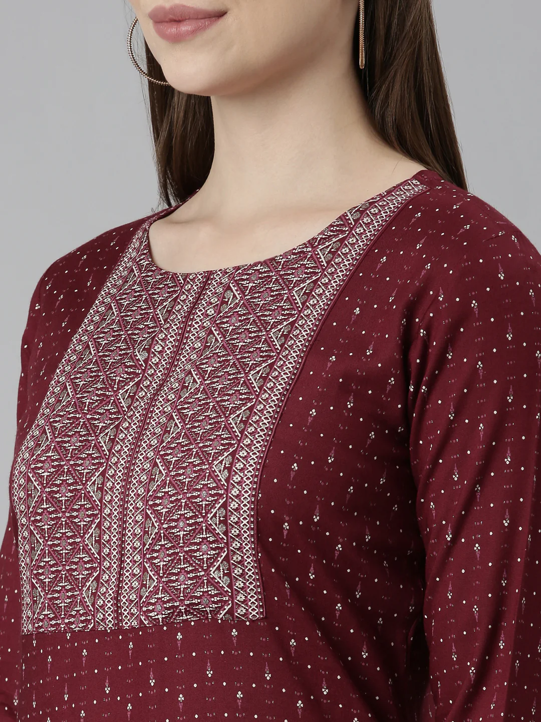Neerus Maroon Regular Straight Bandhani Kurta - Image 4